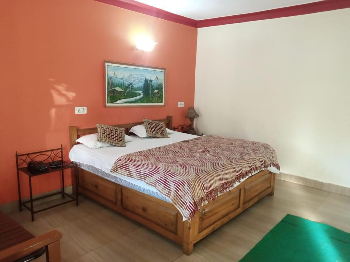The Royal Mountain Hotel Ranikhet Exterior photo