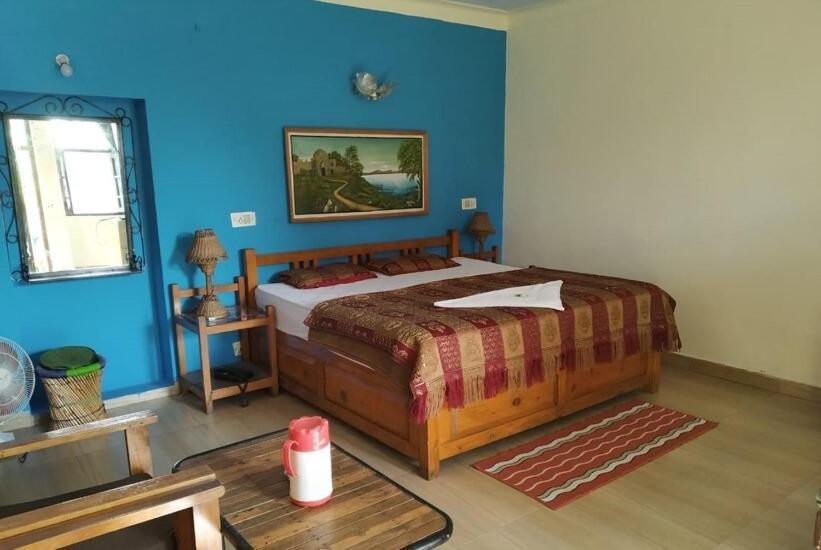 The Royal Mountain Hotel Ranikhet Exterior photo