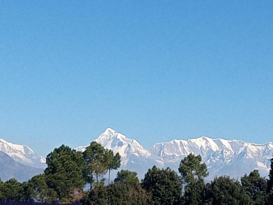 The Royal Mountain Hotel Ranikhet Exterior photo